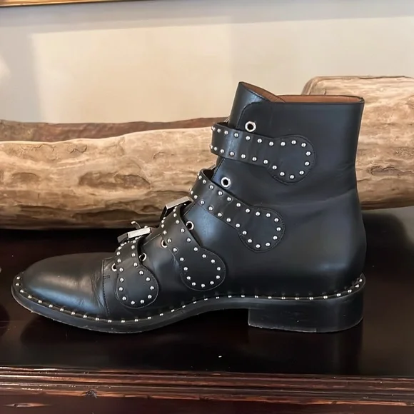 Givenchy Prue Black Leather Buckle Boot - Picture 9 of 14
